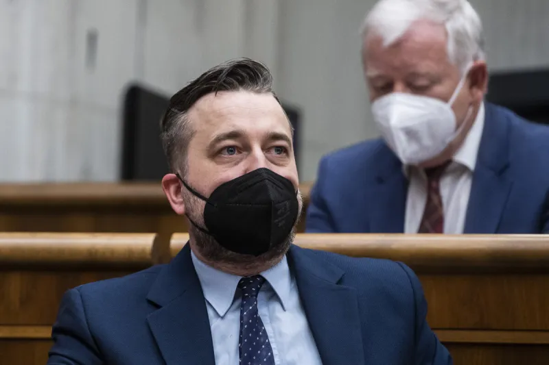 Blaha nemusí zmazať statusy o ESETe, súd zamietol opatrenie - SME