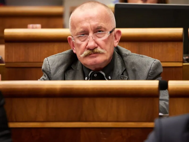 Kauzou kotlebovského poslanca Mizíka sa bude zaoberať opätovne Špecializovaný trestný súd | Topky.sk