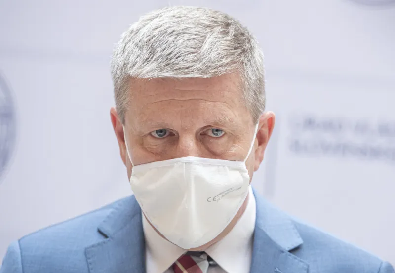 O použití vakcíny Sputnik V definitívne rozhodne vláda v stredu - SME
