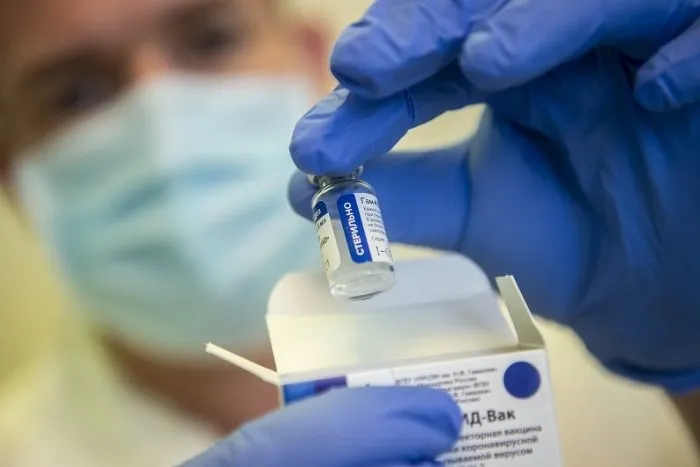 Začneme očkovať Sputnikom V! Vláda odobrila používanie vakcíny na Slovensku