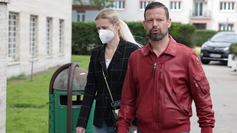 Jankovská ide na slobodu. S monitorovacím náramkom - Domáce - Správy - Pravda.sk