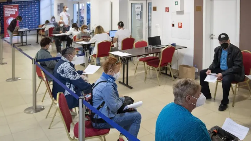 Počet nových prípadov koronavírusu naďalej klesá, pribudlo vyše 11-tisíc zaočkovaných - Domáce - Správy - Pravda.sk