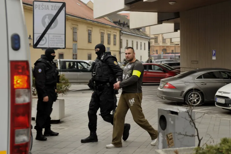 Špecializovaný súd zamietol obnovenie konania pre člena piťovcov - domov.sme.sk