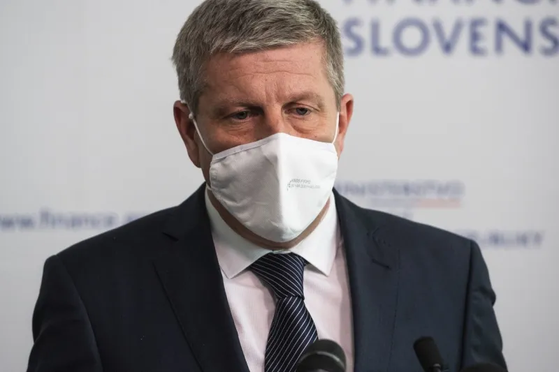 Koľko Slovákov sa prihlásilo do čakárne na očkovanie Sputnikom V? Minister Lengvarský to povedal na rovinu! | Nový Čas