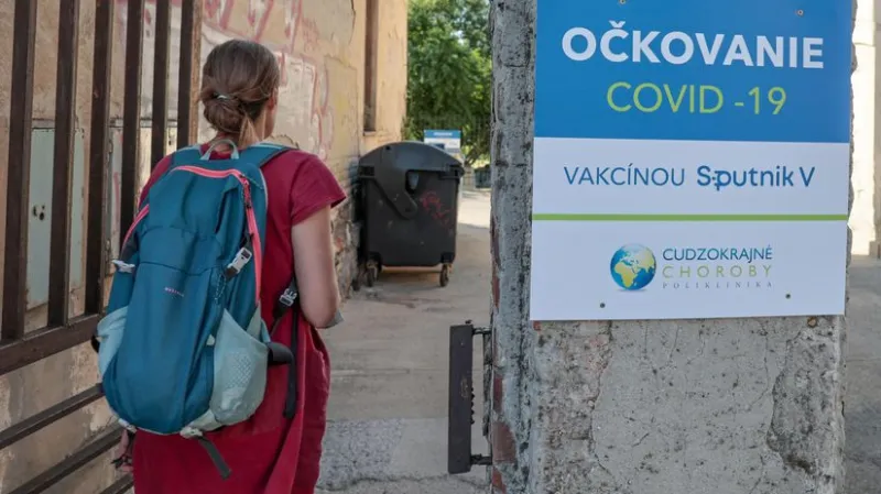 Smer aj Hlas žiadajú umožniť očkovanie Sputnikom V aj ľuďom nad 60 rokov - Domáce - Správy - Pravda.sk