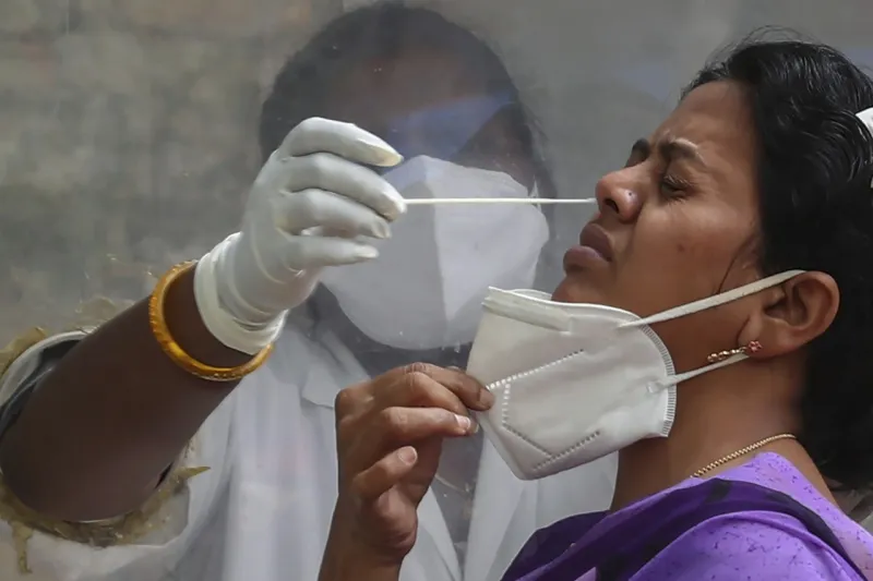 Koronavírusom sa v Indii preukázateľne nakazilo 29,3 milióna ľudí: Najnovšie počty prípadov vzbudzujú nádej | Nový Čas