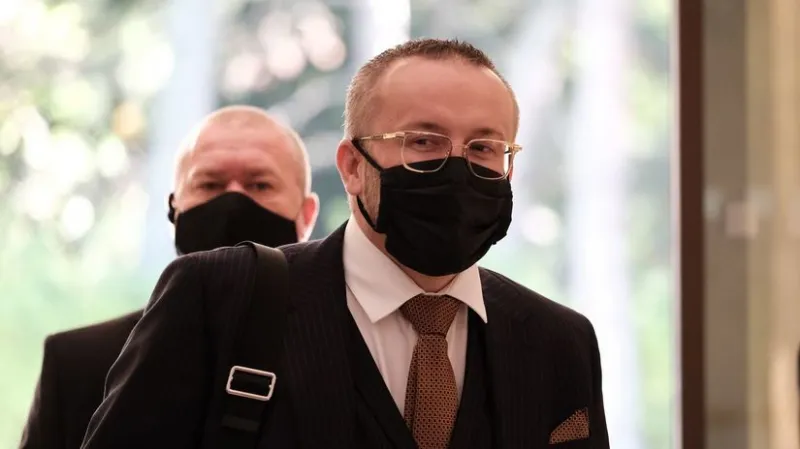 Vyšetrovateľ inšpekcie zaistil na NAKA spis exriaditeľa SIS Pčolinského - Domáce - Správy - Pravda.sk