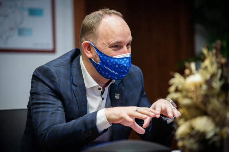 Šéf trnavského kraja Viskupič podal trestné oznámenie na Čistý deň - SME