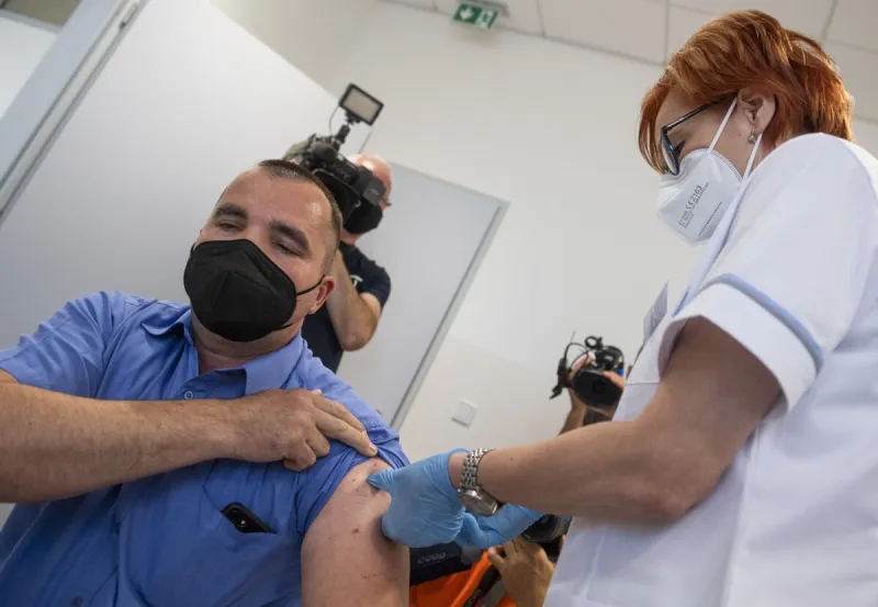 Pandémiu koronavírusu sledujeme minútu po minúte - SME