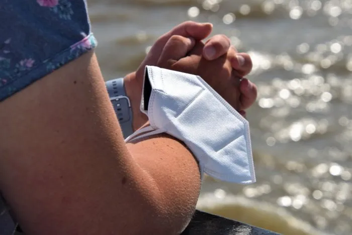 Prípad, aký tu ešte nebol: Žena sa nakazila dvoma variantami koronavírusu a zomrela