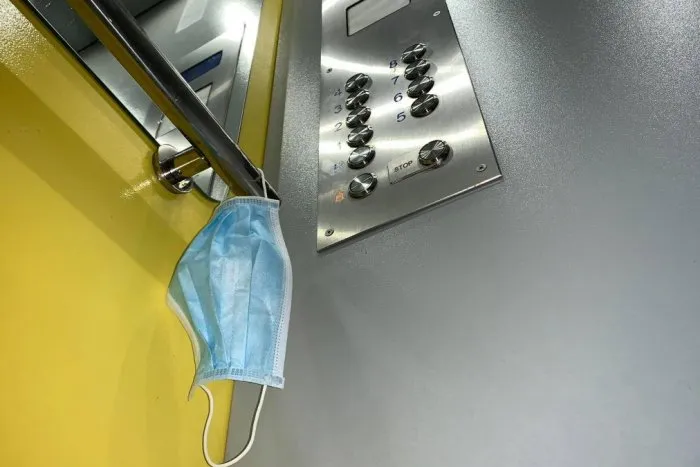 Koronavírus: V nemocniciach je 105 pacientov, z toho osem na pľúcnej ventilácii