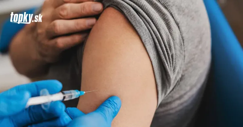 KORONAVÍRUS Britská vláda sa rozhodla pozastaviť očkovanie väčšiny detí a dospievajúcich | Topky.sk