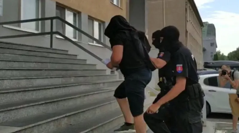 Takáčovca Dömötöra po výsluchu na policajnej inšpekcii obvinili - SME