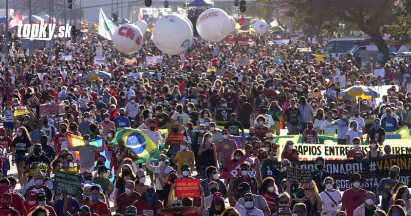 Brazílčania protestovali proti prezidentovi: Hnevá ich jeho prístup k pandémii KORONAVÍRUSU | Topky.sk