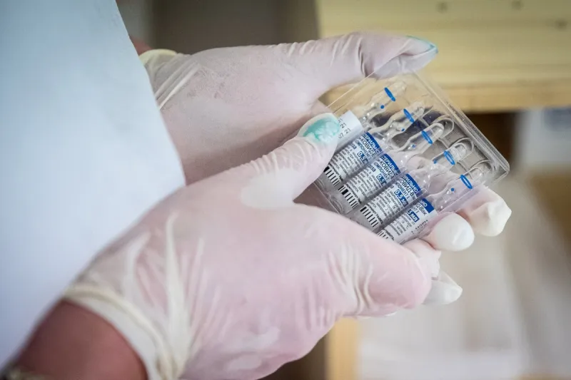 Na prvú dávku vakcíny Sputnik V čaká 241 ľudí - SME