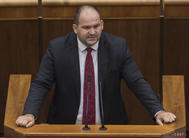 Pčolinský kritizuje OĽANO, hovorí o farizejstve