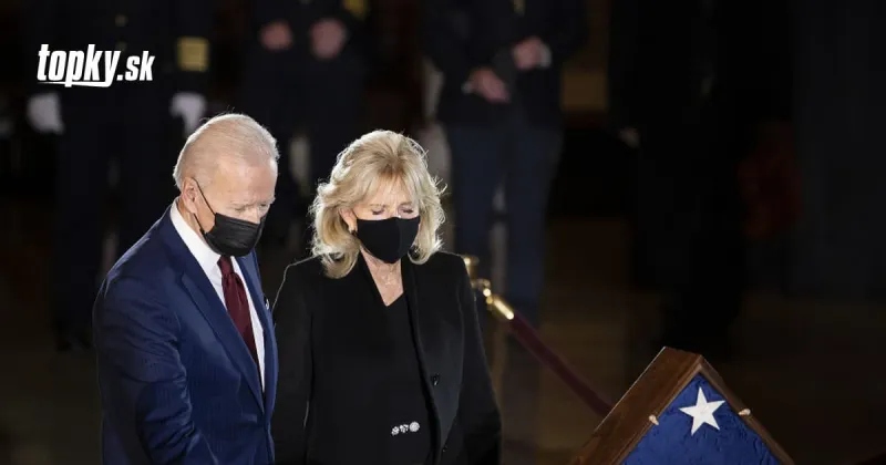 KORONAVÍRUS Prezident Biden a jeho manželka sa nechajú zaočkovať treťou dávkou vakcíny | Topky.sk