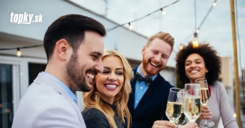 VIDEO Tomu sa povie drahé zásnuby: Polícia počas tvrdého lockdownu na oslave vyzbierala 184-tisíc eur! | Topky.sk