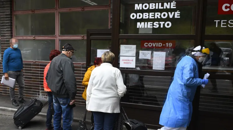 Pribudlo 122 prípadov koronavírusu, počet hospitalizácií mierne stúpol - Domáce - Správy - Pravda.sk