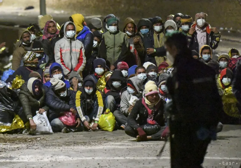 Na ostrov Lampedusa dorazilo vyše 500 zachránených migrantov