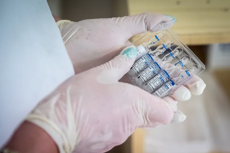 Na druhú dávku vakcíny Sputnik čaká šesť ľudí - SME