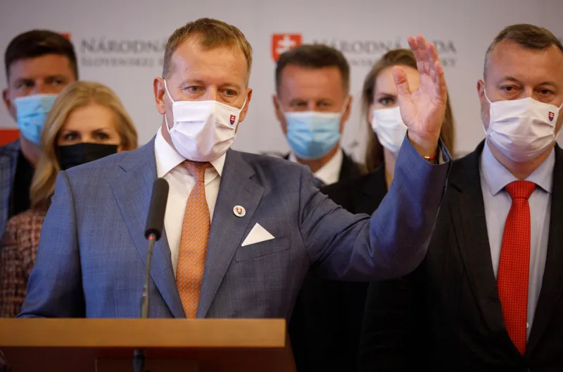 Sme rodina zvažuje odchod z vlády, ak sa zopakuje Pčolinského situácia - SME