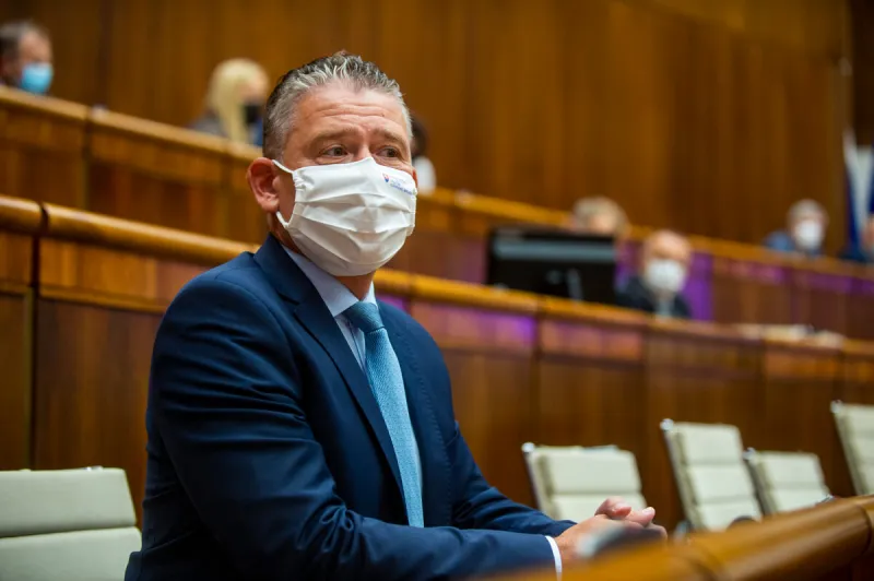 Mikulec: Nesmieme byť vystavení príchodu veľkého počtu migrantov z Afganistanu - SME
