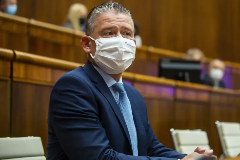 Mikulec: Nesmieme byť vystavení veľkému počtu migrantov z Afganistanu | Nový Čas