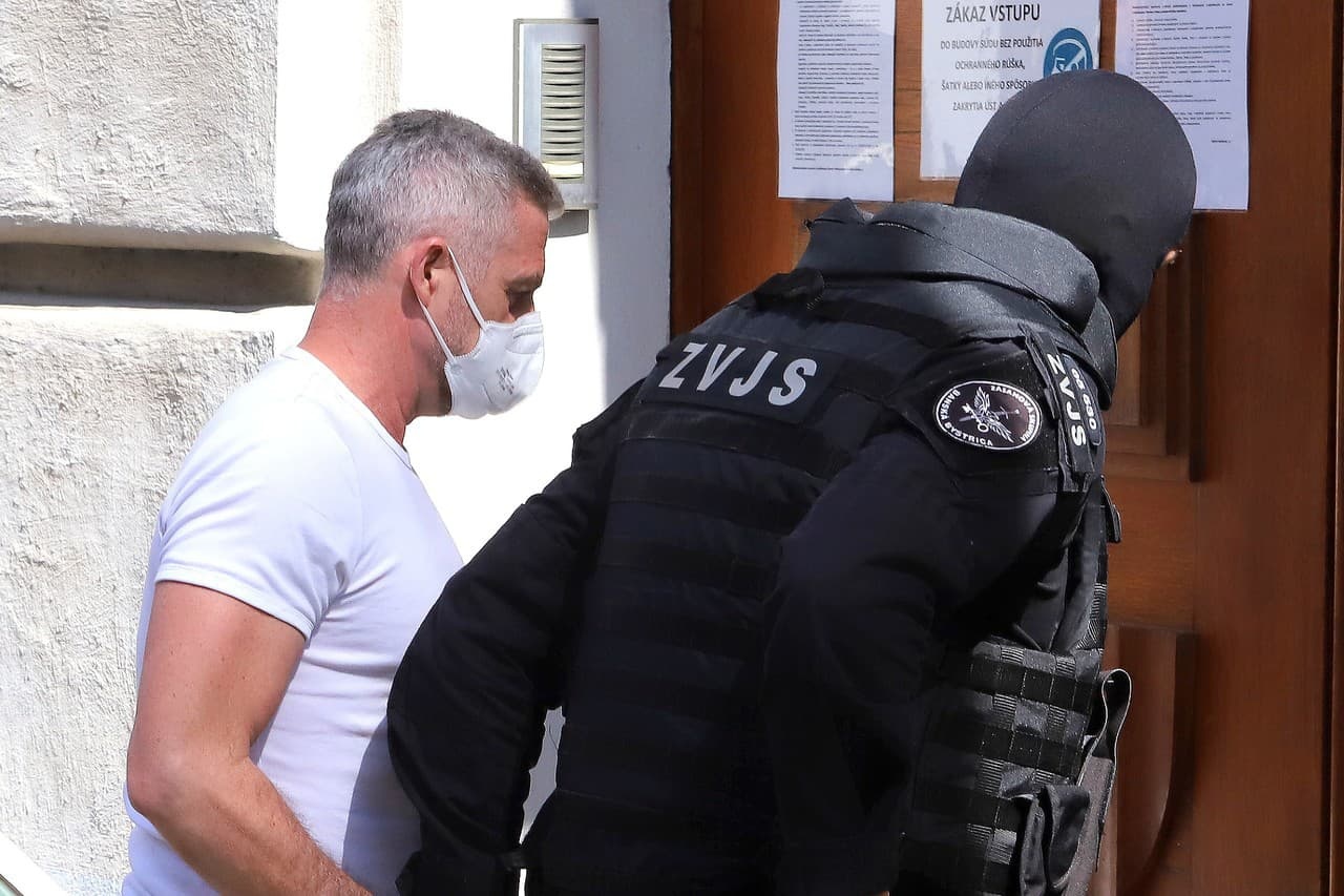 Súd rozhodol: Gašpar a ďalší štyria obvinení z kauzy Očistec zostávajú naďalej vo väzbe | Nový Čas