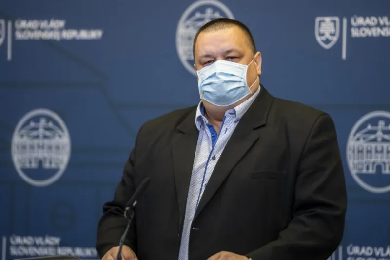 Hlavný hygienik Mikas: DELTA variant koronavírusu sa u nás definitívne usadil!