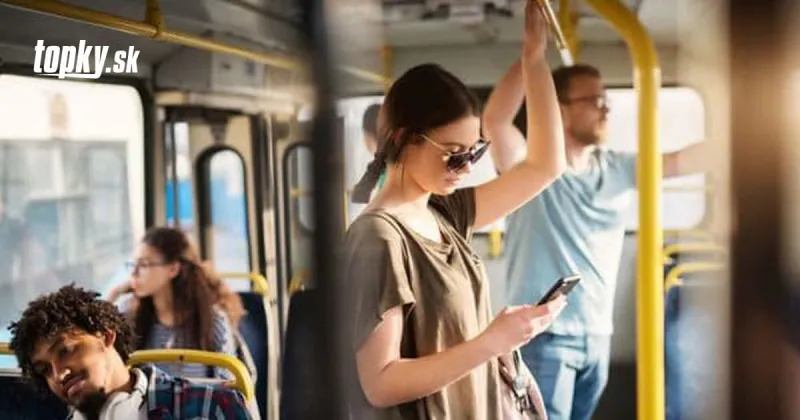 Nepríjemný jav v MHD: Môže za neho KORONAVÍRUS, vážne zranenia cestujúcich! | Topky.sk