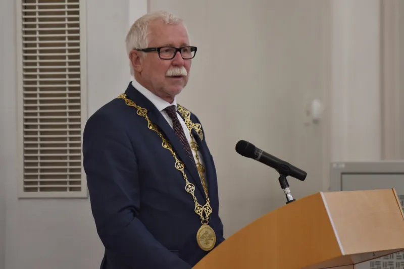 Poslanci odobrili zákony, ktoré pomôžu transformácii Slovenskej akadémie vied - SME