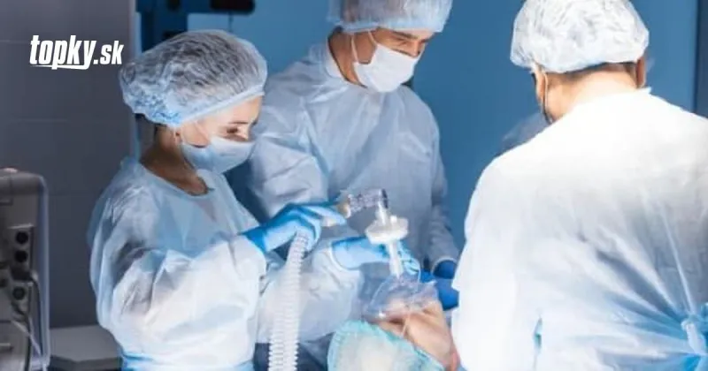 KORONAVÍRUS Zamestnanci nemocníc a ambulancií majú mať očkovanie alebo test | Topky.sk