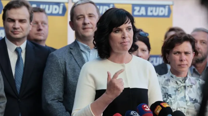 Za ľudí dementovala slová Pčolinského o odchode dvoch jej poslancov do KDH - Domáce - Správy - Pravda.sk
