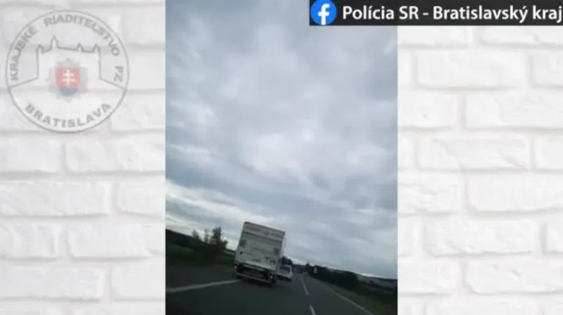 Autentické zábery z policajnej naháňačky. Nákladiak ukrýval migrantov - Regióny - Správy - Pravda.sk