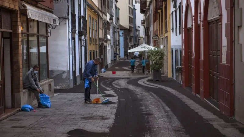 Tisíce ľudí na ostrove La Palma sú v lockdowne pre sopečnú aktivitu - Svet - Správy - Pravda.sk