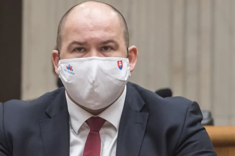 Poslanec Pčolinský: Situácia v bezpečnostných zložkách je bordel, v ktorom sa ľudia strácajú | Nový Čas