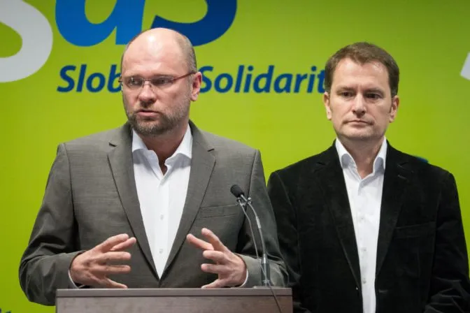 SaS vyzvalo premiéra, aby odvolal Denisu Sakovú, pripisujú ju k podozrivým - Webnoviny.sk