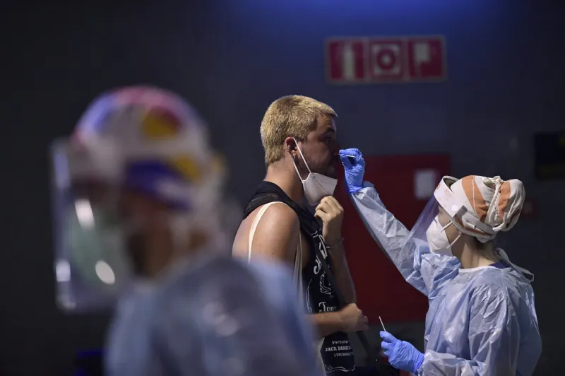 Koronavírus na Slovensku sledujeme minútu po minúte - SME