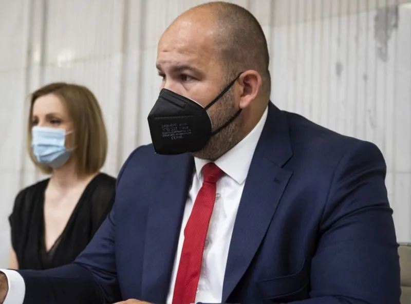 Kollár sa nevyhráža odchodom z koalície, tvrdí Pčolinský - SME