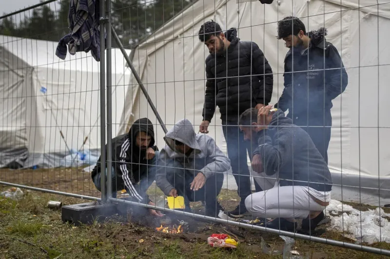 Do Európy mieria skupiny migrantov: K hraniciam ich vozia Bielorusi | Nový Čas