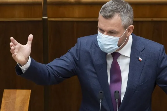 MILIÓNY eur na pandemickú pomoc získali schránkové firmy! Je to ŠKANDÁL, vraví Pellegrini