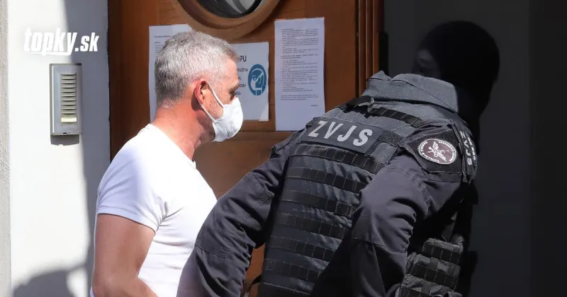 NAKA získala nové dôkazy v kauze Očistec! Mocných sledovali na chate, chceli vraj ovplyvňovať vyšetrovanie | Topky.sk