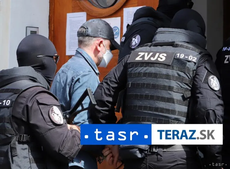 Súd zamietol predĺženie väzby pre obvinených v kauze Očistec