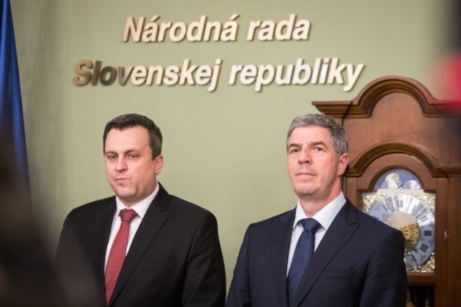 KDH sa po vyhlásení Kaliňáka pýta Bugára a Danka dokedy budú súčasťou komédie - Webnoviny.sk
