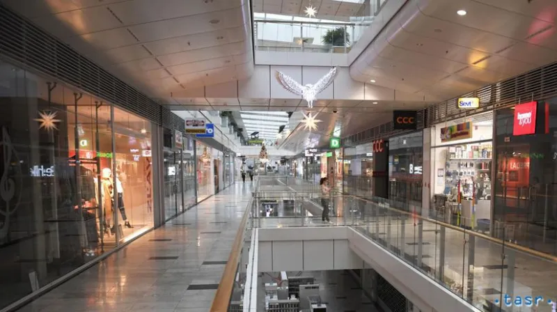 Pre nezaočkovaných by mal podľa odborníkov platiť lockdown - Domáce - Správy - Pravda