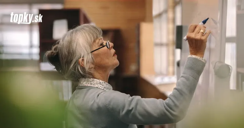 KORONAVÍRUS Riaditeľka školy vyvolala škandál: Mala zostať v izolácii, no prichytili ju pri...! | Topky.sk