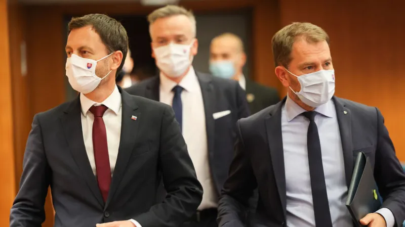 Lockdown pre nezaočkovaných. Vláda opäť mení pravidlá - Domáce - Správy - Pravda