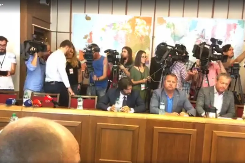 Kaliňák presadil, aby výbor o únose Vietnamca nebol verejný |  | .týždeň - iný pohľad na spoločnosť