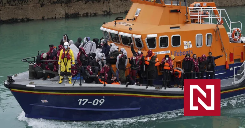 Je to neakceptovateľné, odkazuje Londýn Parížu pre rekordný počet migrantov, ktorí sa dostali cez La Manche do Británie